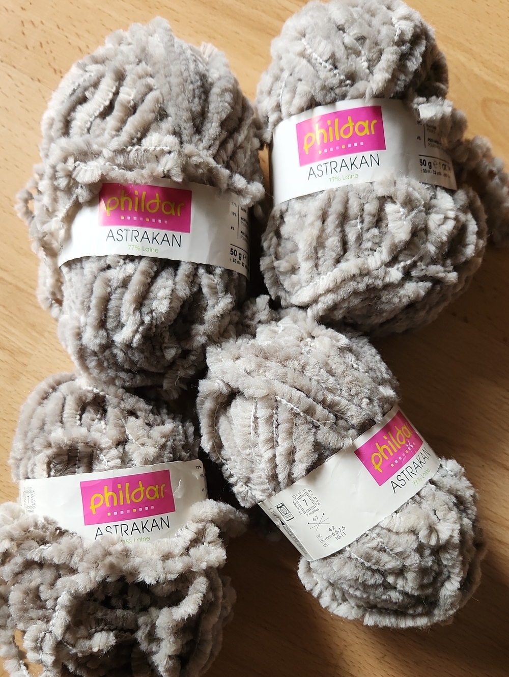 Astrakan Plush Yarn in Grizzli – Soft Chenille for Cozy Projectsp